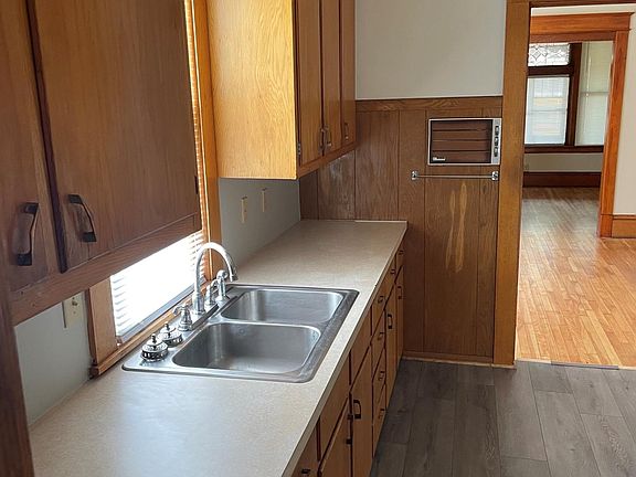 4th image of 1180 Marion St #1