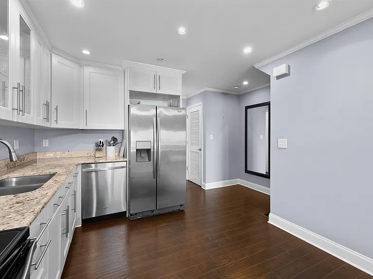 909 S Ponce De Leon Blvd — Photo 10