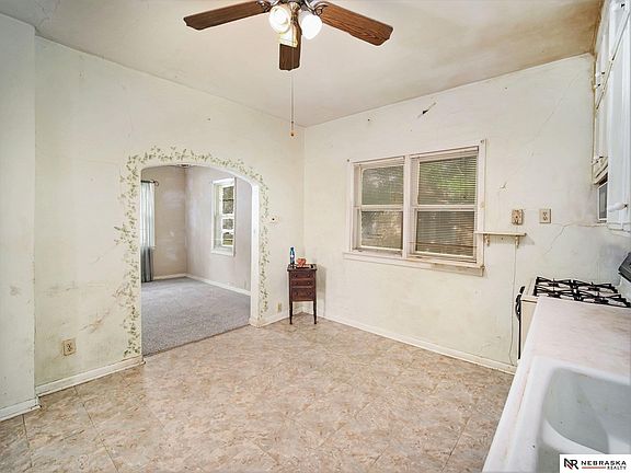 5th image of 1135 New Hampshire St