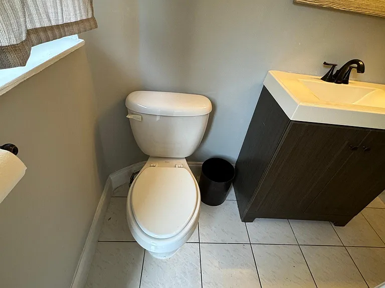 921 N 19th Ave #9 — Photo 4