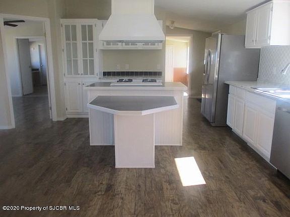 5th image of 1401 Anna Ln