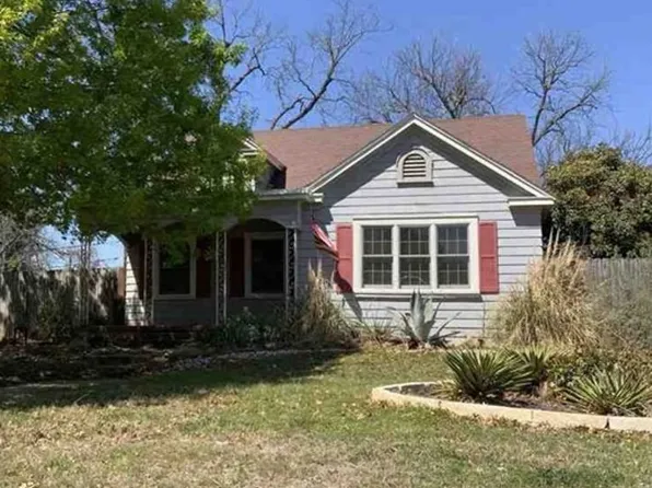 2737 Live Oak Ave, Waco, TX 76708