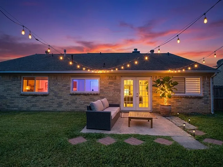 22831 John Rolfe Ln S — Photo 33