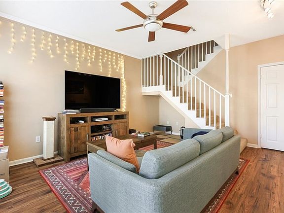 2nd image of 206 Audubon Trce #206