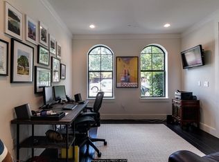 904 Birdsall St, Houston, TX 77007