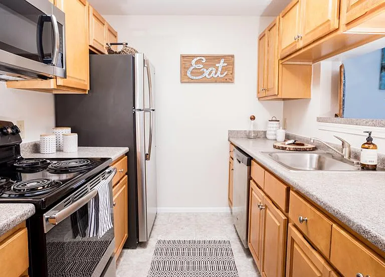 Country Glen Apartments — Photo 19
