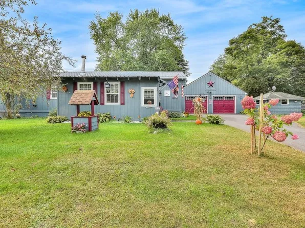 21 Middle Avenue, Mexico, ME 04257