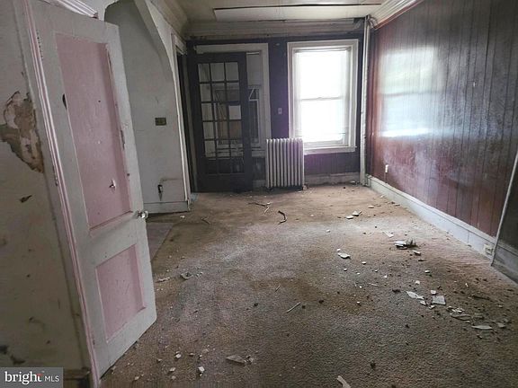 4th image of 211 S 49th St