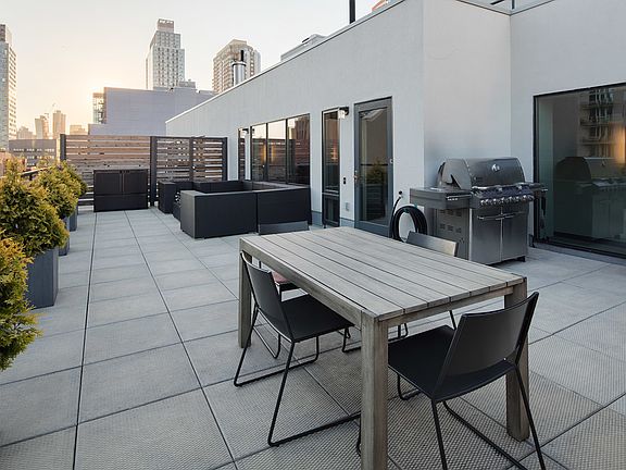 5th image of 5-27 51st Ave #3H