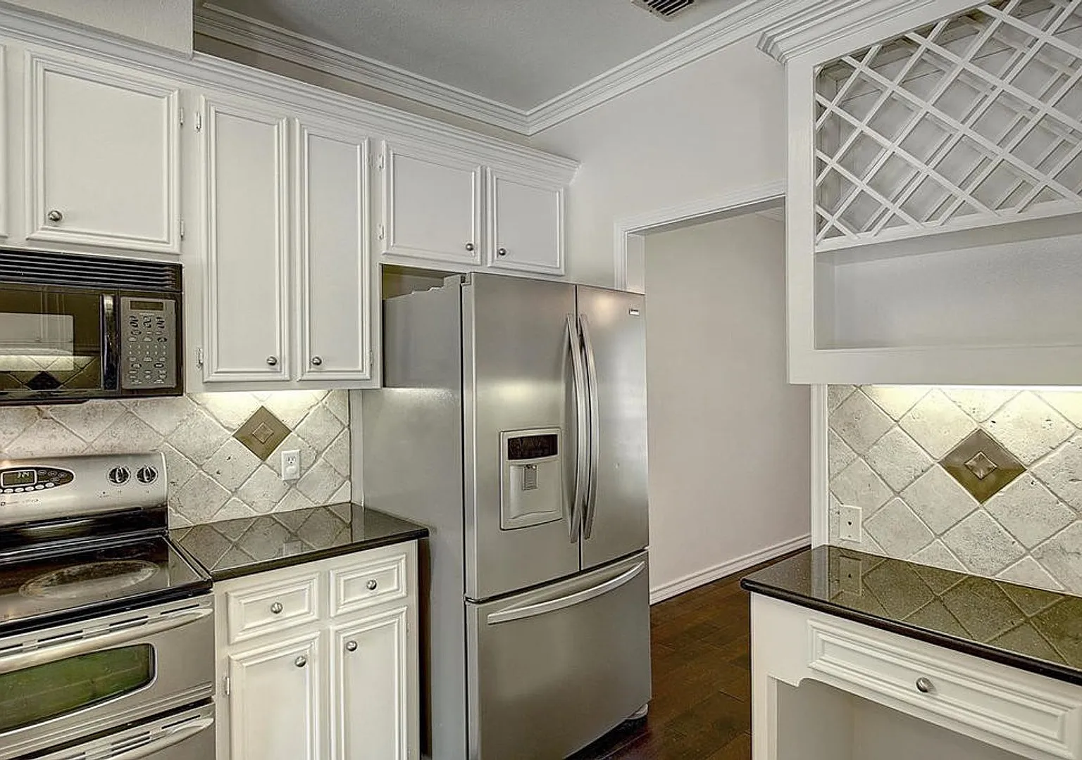 5101 Cavendish - 4/Bed 2.5/Bath - $2,995/month — Photo 3