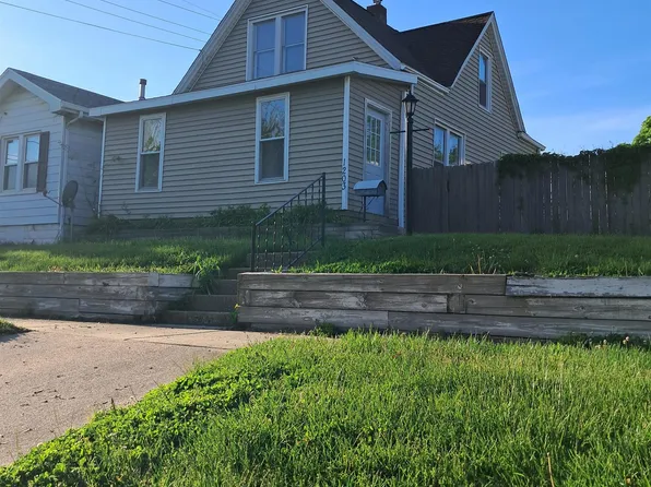 1203 E Hines Ave, Peoria Heights, IL 61616