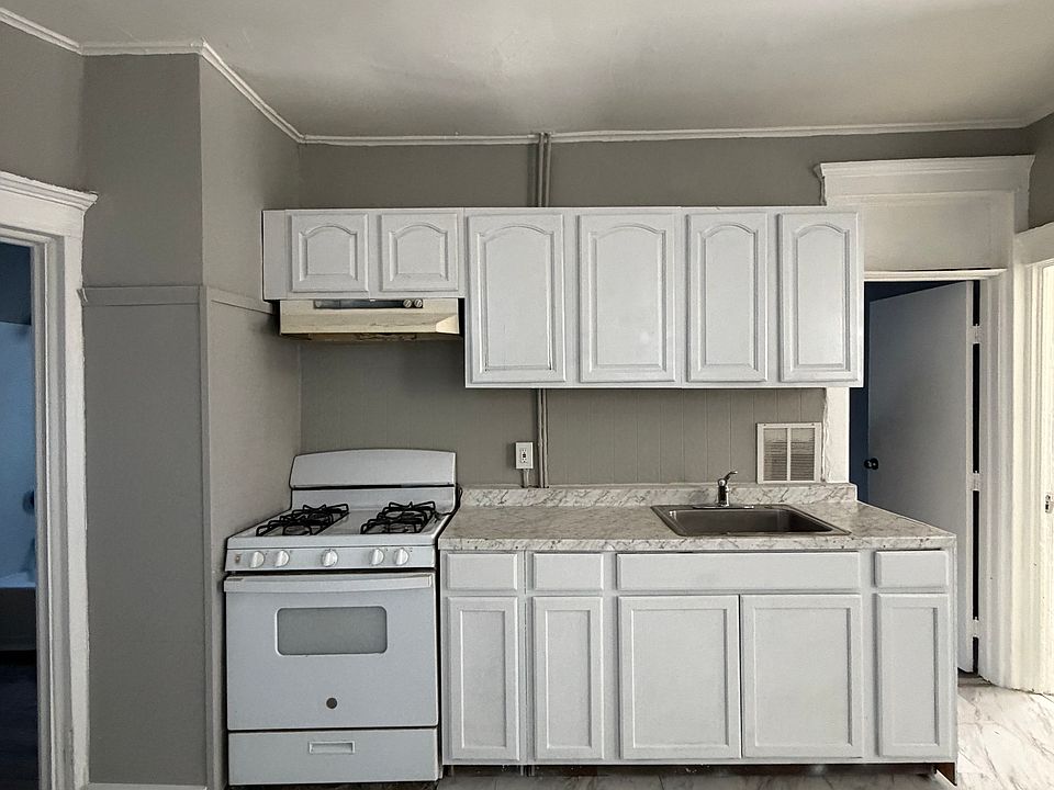 1st image of 312 Danforth Ave APT 2