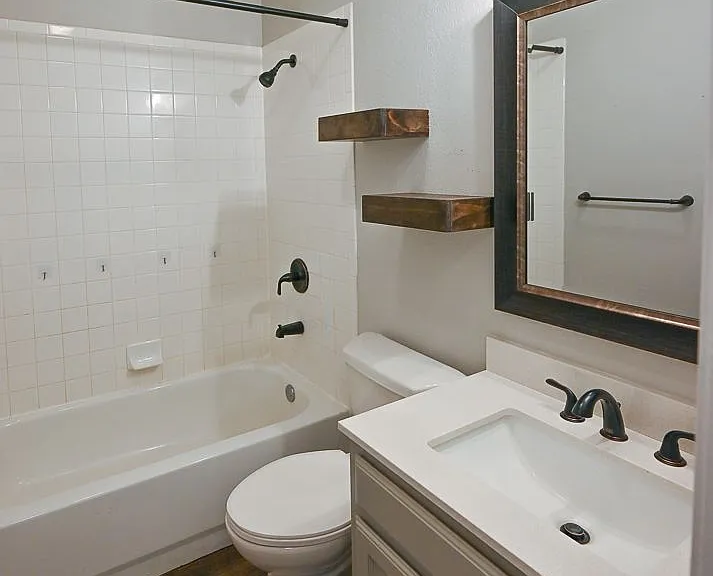 1705 N Cates St — Photo 12