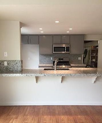 3rd image of 1924 N Deer Creek Cir