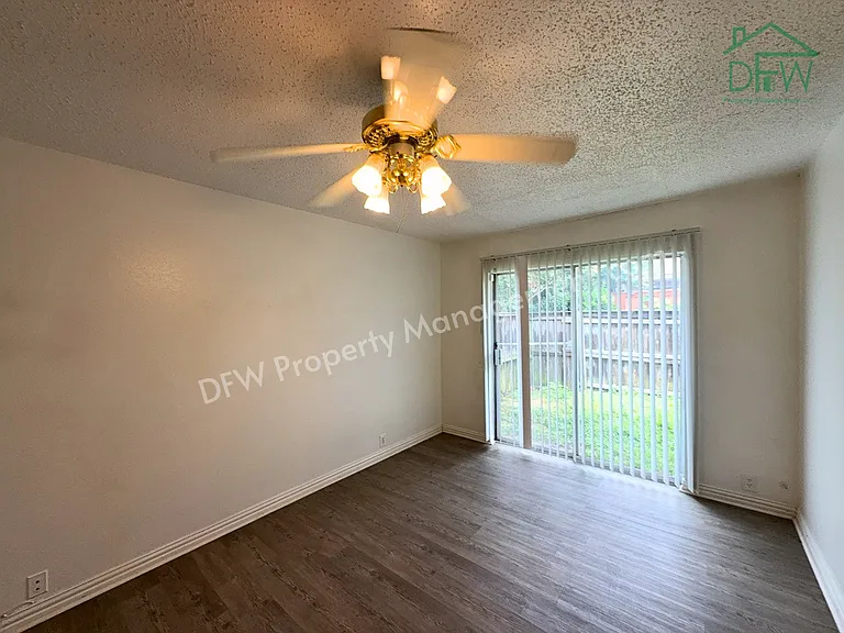2613 Amherst Ct — Photo 7