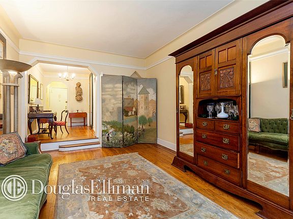 4th image of 62 E 87th St APT 2A