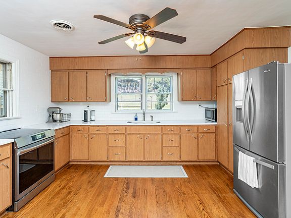 5th image of 37 Merlin Ln
