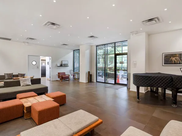 515 East 72nd Street image 19 of 29