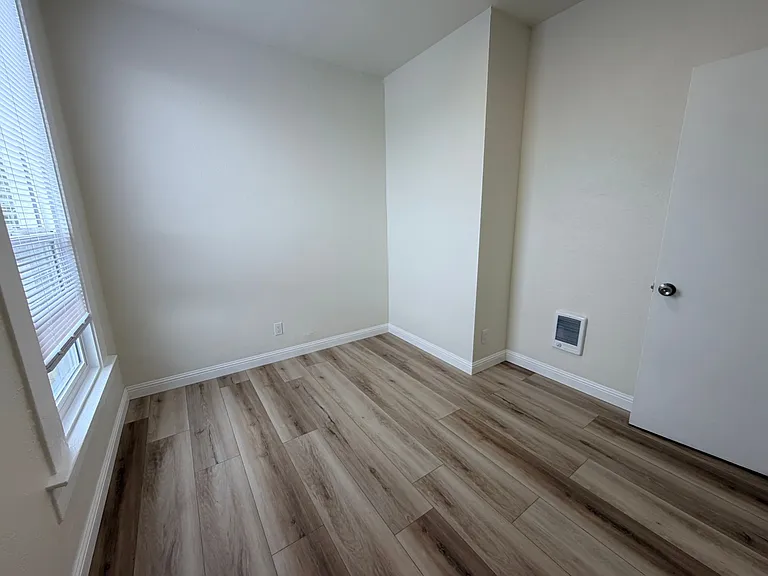 1115 7th Ave #4 — Photo 13