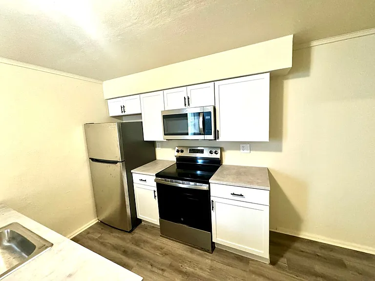 147 Virginia Ave — Photo 34