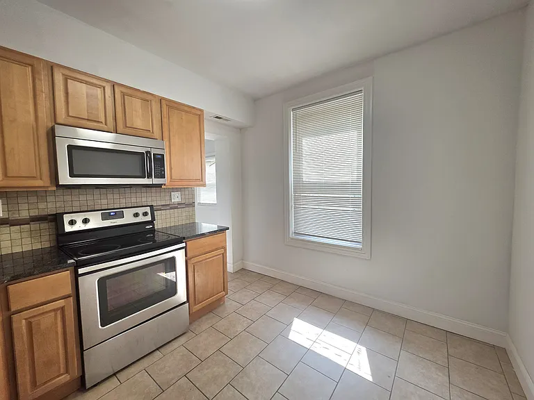 4024 Green St #1 — Photo 4