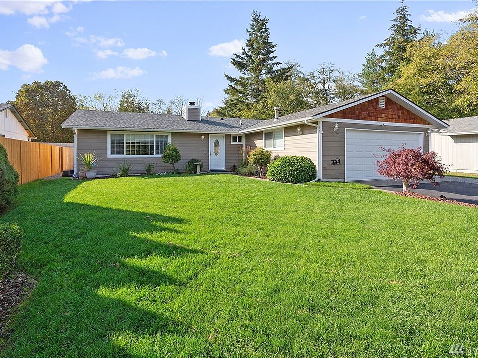 6779 Troy Lane Bremerton! Landscaped low maintenance yard. Simply beautiful!