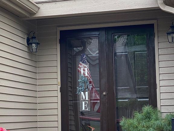 3rd image of 8531 New England Ct