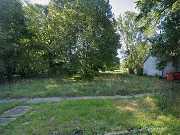 584 Green Ave, Benton Harbor, MI 49022