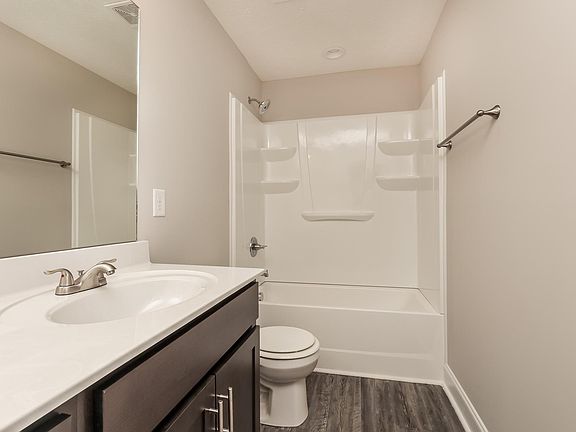 4th image of 1000 Henry Place Blvd #203