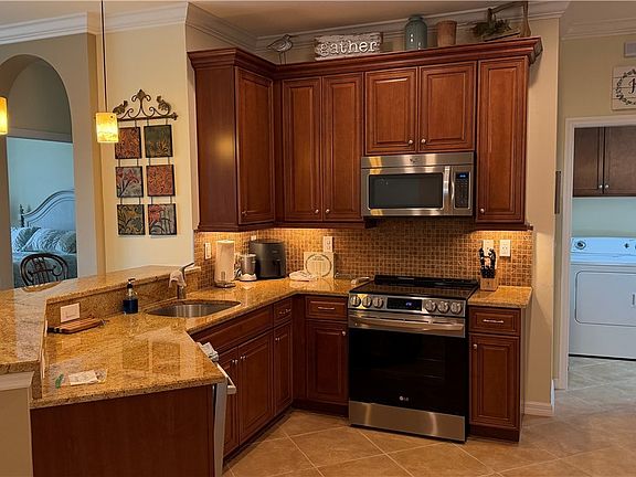 5th image of 10480 Materita Dr