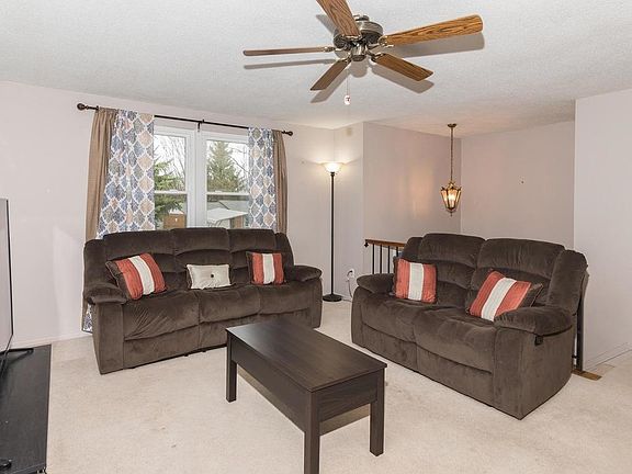 3rd image of 1623 Moores Ct