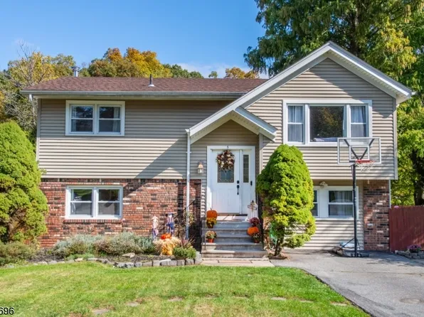 5 Tobyhanna Trl, Hopatcong Boro, NJ 07843