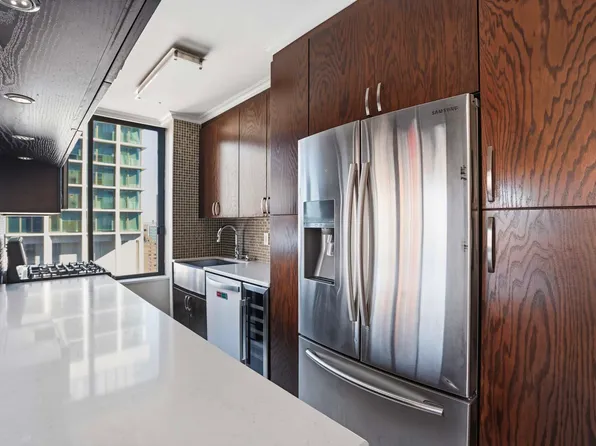 300 East 93rd Street image 6 of 23