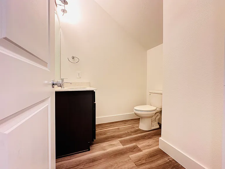 808 Eaglescliffe Lndg #808 — Photo 8