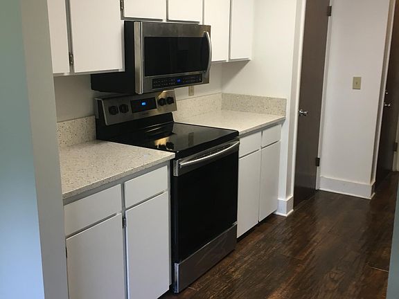 5th image of 1207 Village Creek Ln APT 1