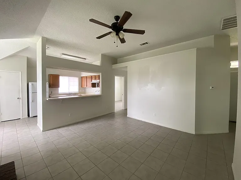 2707 Starling Dr — Photo 4