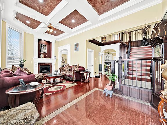 2nd image of 14049 Grosvenor Rd