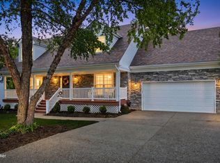 1605 E Crystal Dr, La Grange, KY 40031