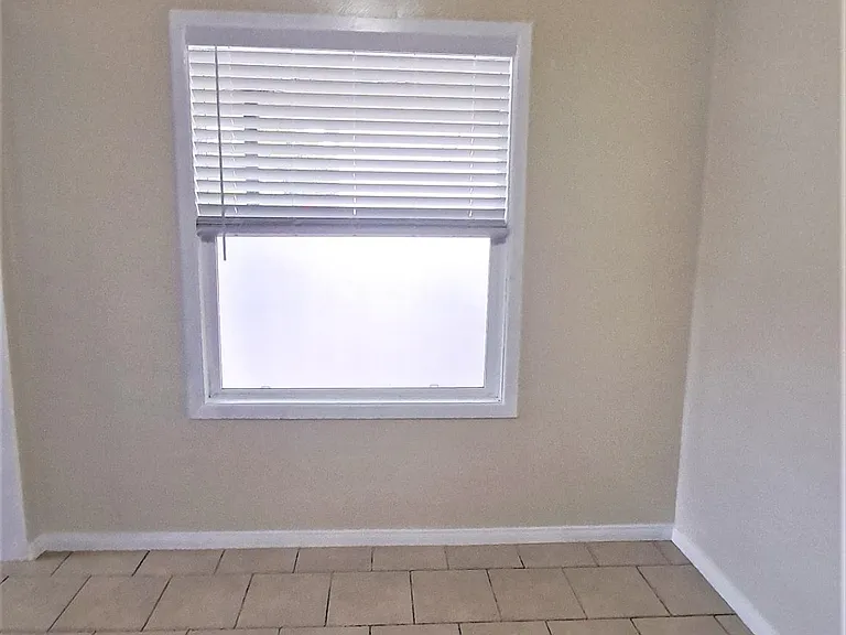 115 E Tamarack Ave #4 — Photo 9