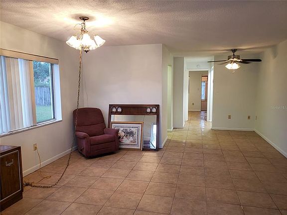 4th image of 2366 Shelley St APT 1