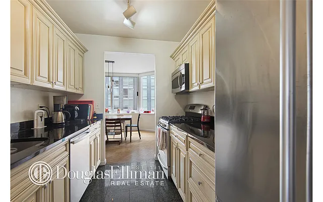 Sold by Douglas Elliman | media 6