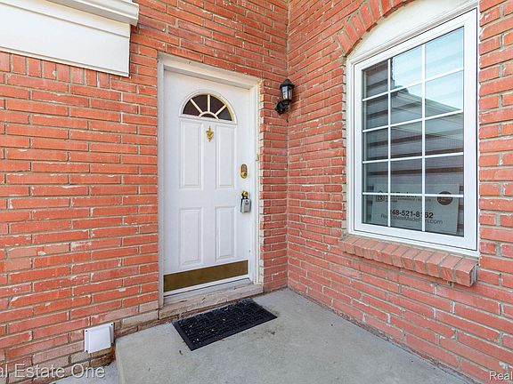 4th image of 111 Manor Way