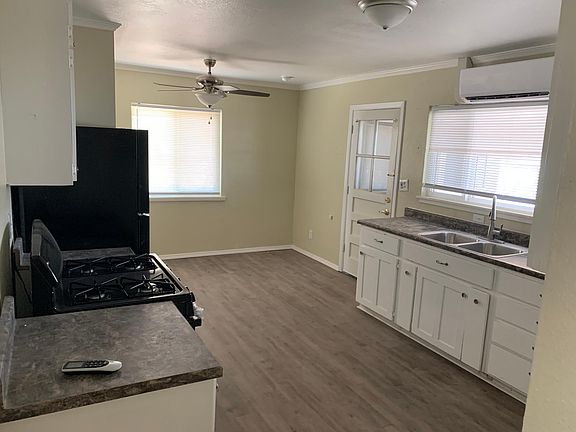 2nd image of 464 Aspen St
