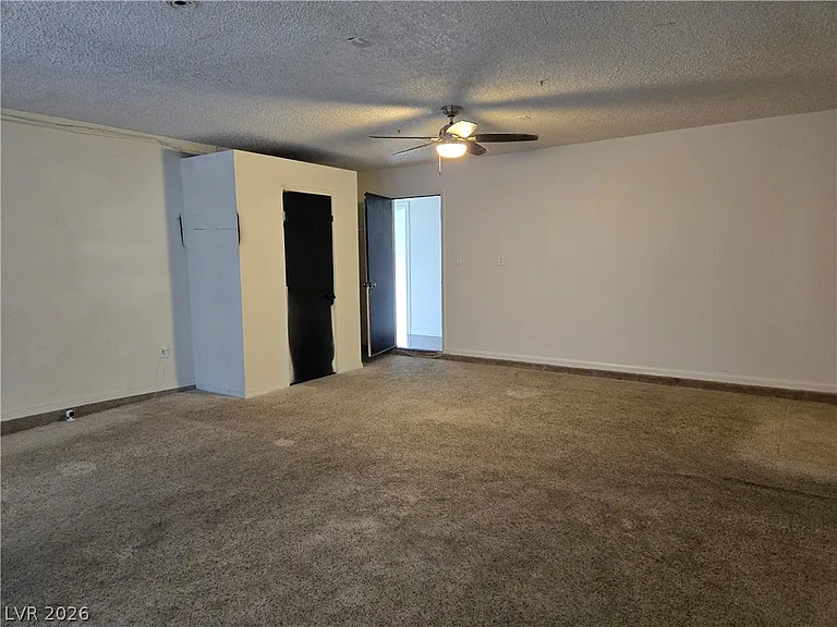 5945 N El Capitan Way — Photo 44
