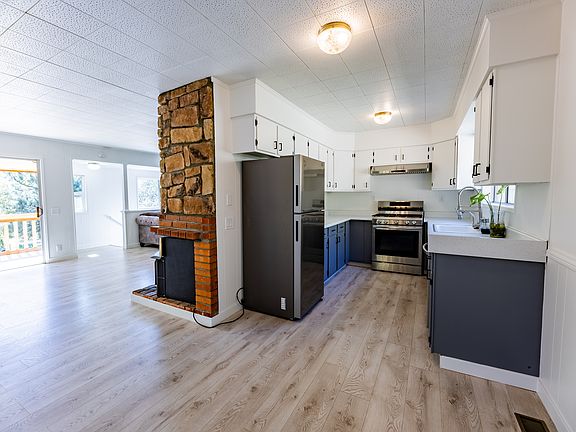 4th image of 3227 Salton Vista Dr