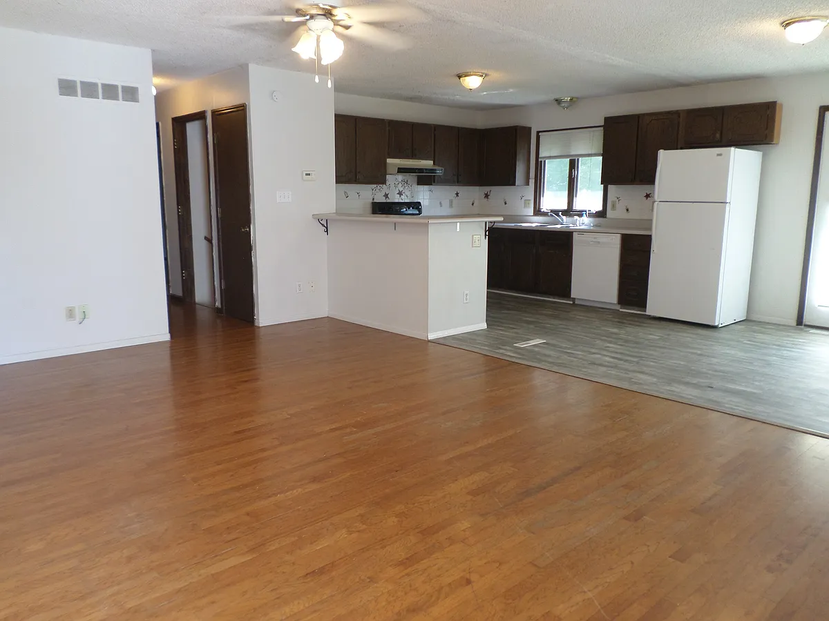 Building Photo - 2029 Shirley Ln