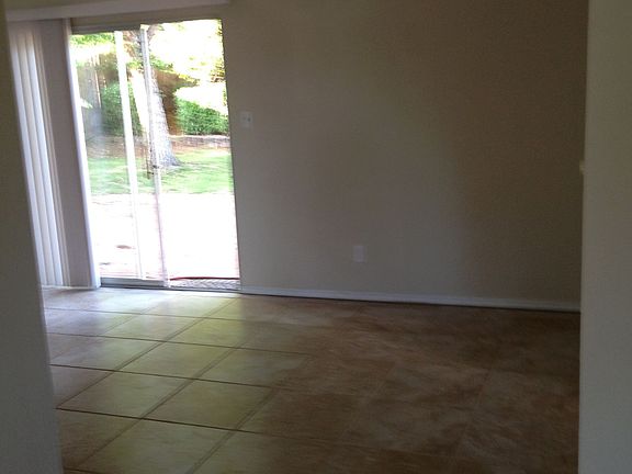 4th image of 9781 Beachwood Dr