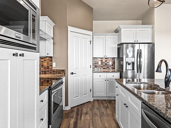 5th image of 26 Molly Rose Ct