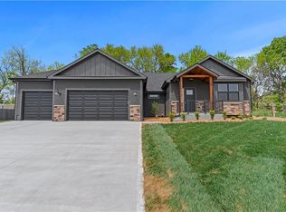 15220 Pine Ridge St, Basehor, KS 66007