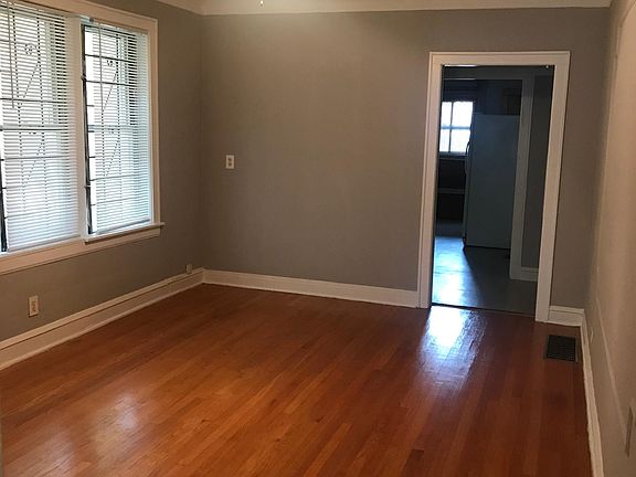 5th image of 8126 S Vernon Ave #1
